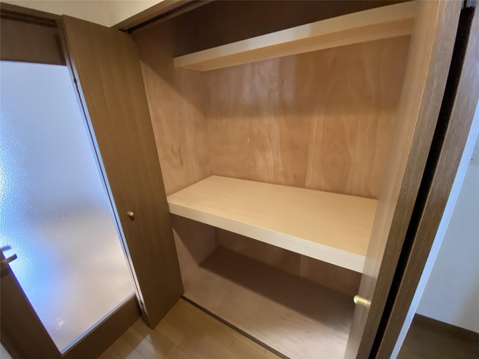 収納　廊下に設けられた収納スペースです