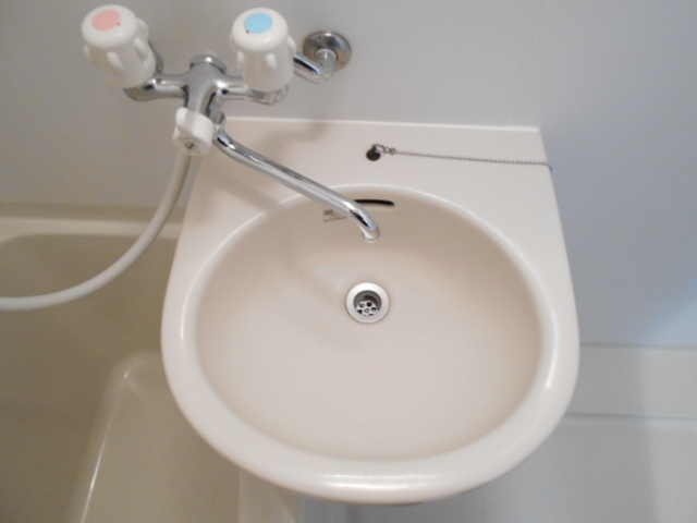 洗面設備　※同物件の別部屋です。