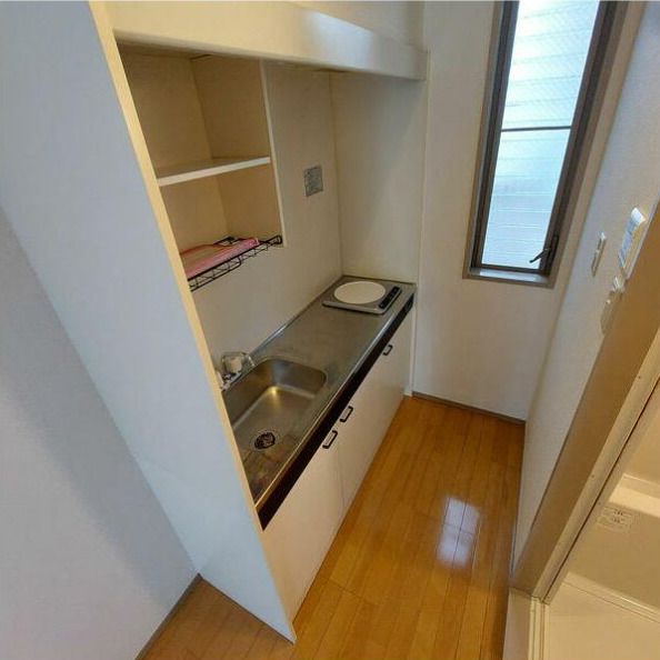 キッチン　コンパクトですが収納力も有