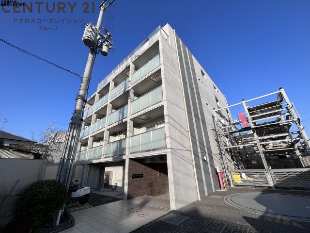 建物外観　オートロックで外部の人間が簡単に出入りできないため安心です。