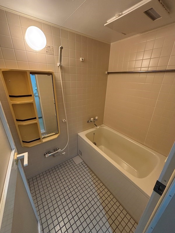 バス・シャワールーム　浴室乾燥機付き