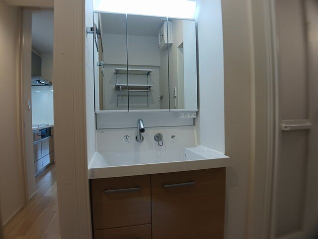 洗面設備　使いやすい洗面所です