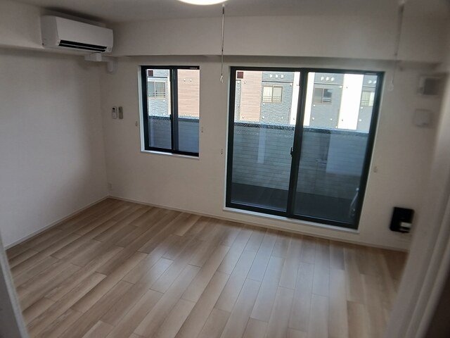 居室・リビング　こちらのリビングで趣味の時間をお楽しみください