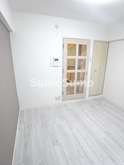 その他部屋・スペース　開放的な寝室です