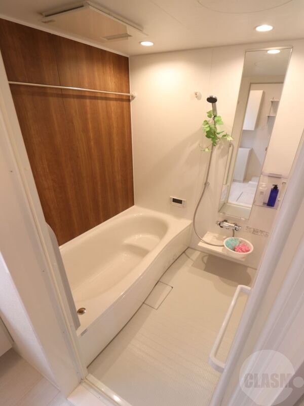 バス・シャワールーム　追い焚き・浴室乾燥機能付き