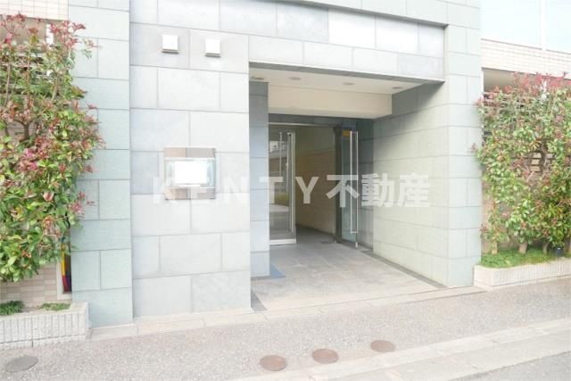 エントランス　建物の内部です