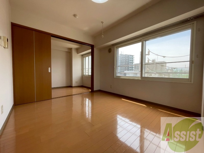 居室・リビング　明るいお部屋は気持ちよく過ごせそうですね。