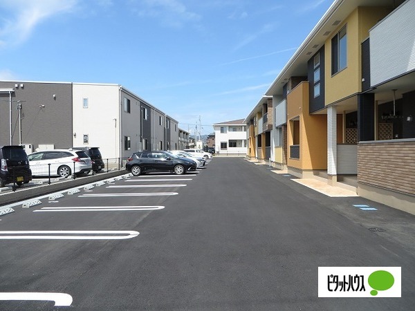 駐車場　駐車場