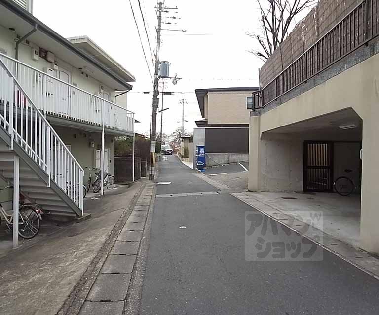 その他　前面道路です。