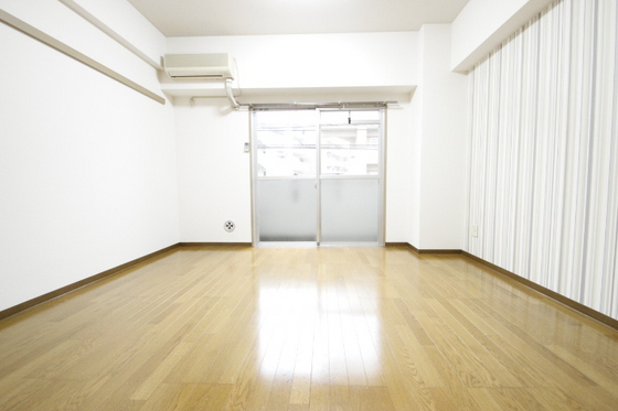 居室・リビング　※別部屋の写真です