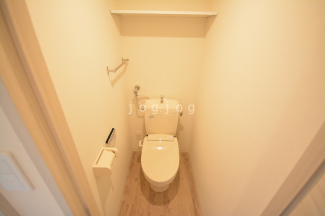 トイレ　同施工会社類似物件参考写真