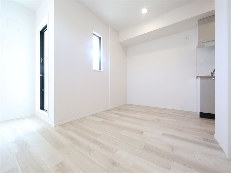 居室・リビング　ＬＤＫ9.0帖　洋室3.2帖　　エアコン