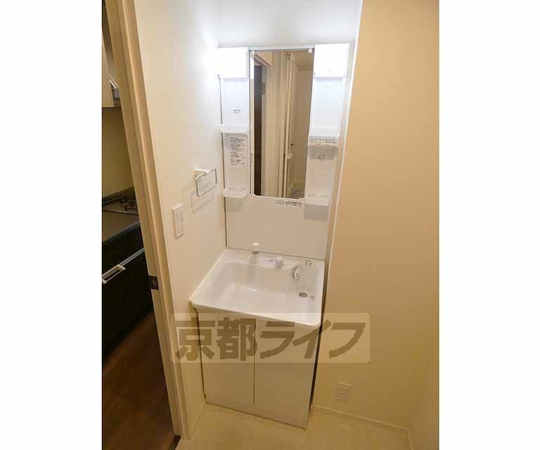 洗面設備　独立洗面台です・