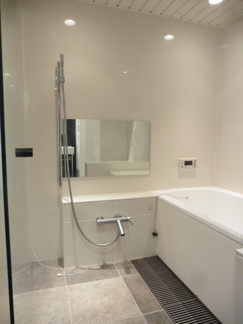 バス・シャワールーム　バス