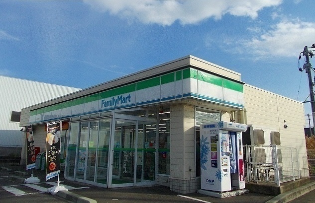 コンビニ　ファミリーマート大館住吉町店（コンビニ）まで350m