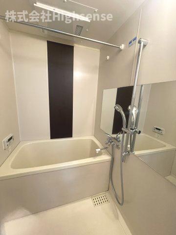 バス・シャワールーム　コンパクトで使いやすいお風呂です