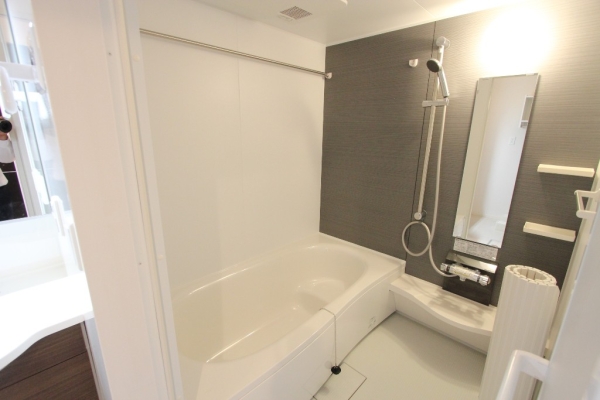 バス・シャワールーム　ゆったり一坪風呂