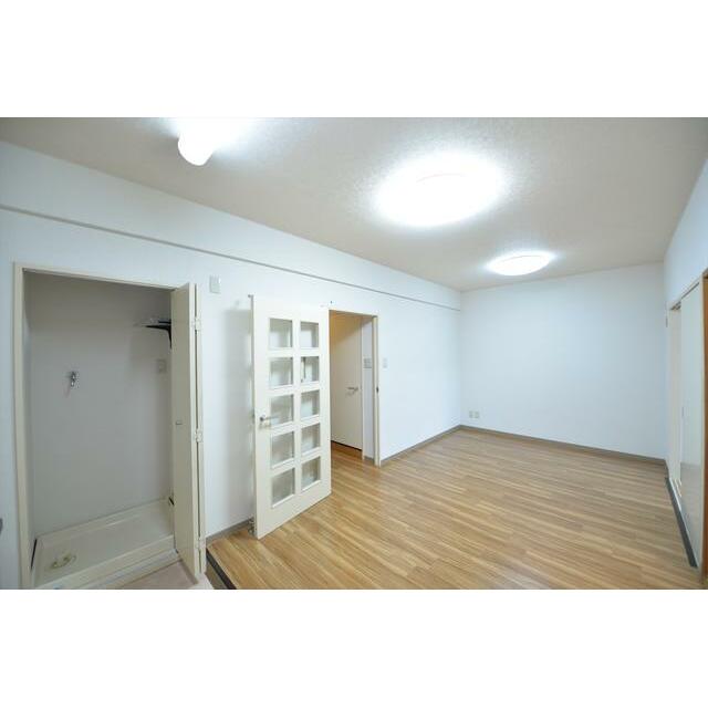 居室・リビング　水回りがリビングに集まっているので家事もラクラクです♪