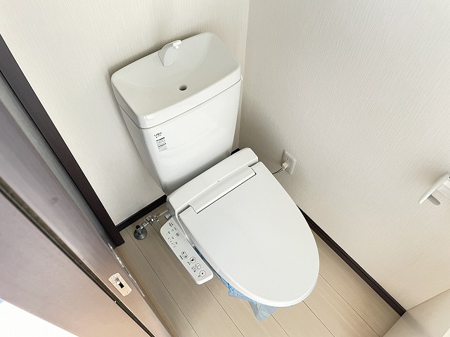 トイレ　温水洗浄便座　WC