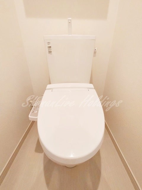 トイレ　温水洗浄便座付き♪