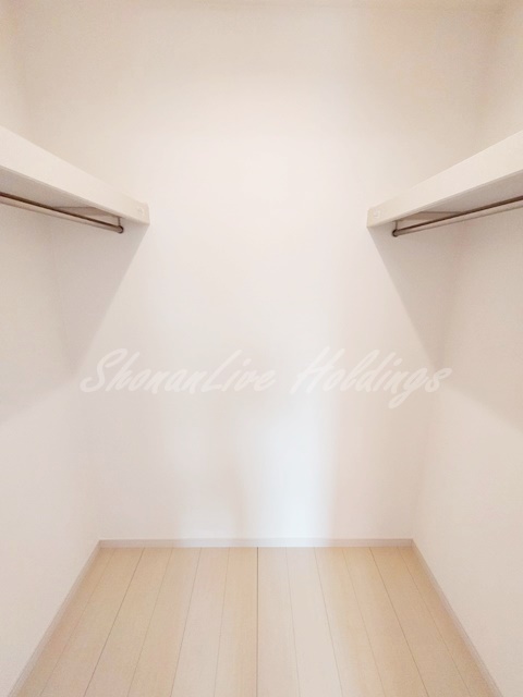 収納　洋服多い方にもおすすめ広々としたクローゼット♪