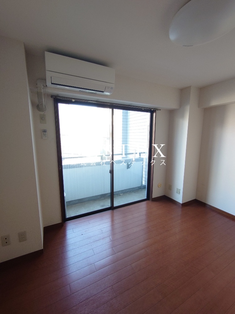 居室・リビング　※同建物内・別タイプの参考写真です。