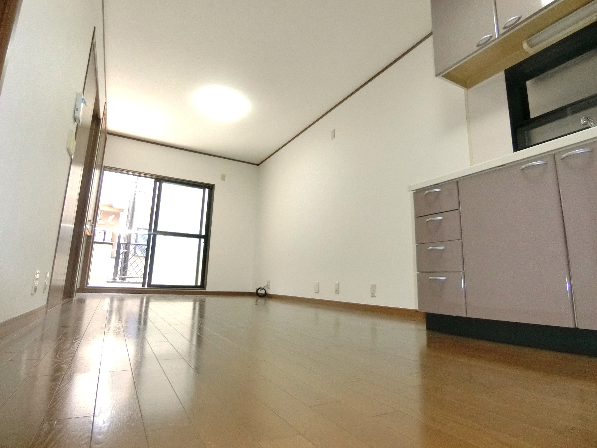 その他部屋・スペース　明るい南向きの広々としたリビングです☆