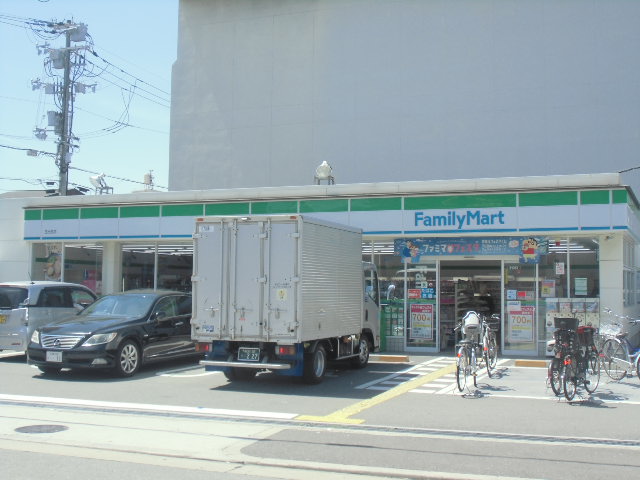 コンビニ　ファミリーマート玉出西店（コンビニ）まで295m