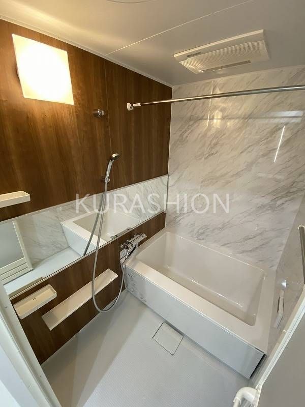 バス・シャワールーム　バス