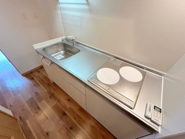 キッチン　オシャレなシステムキッチン。お料理好きには嬉しいですね。