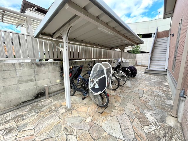 駐車場　あなたの大事な自転車も安心してとめることができますね。