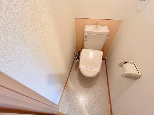 トイレ　清潔感のあるトイレは、誰もがリラックスできる空間です。