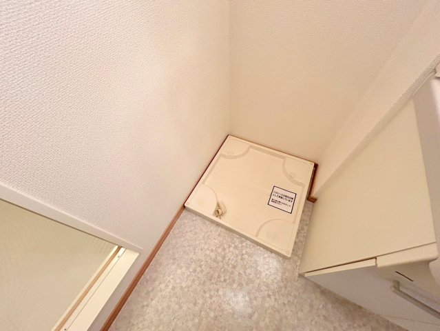 その他設備　室内に洗濯機置場があれば雨の日でも濡れる心配がございませんね