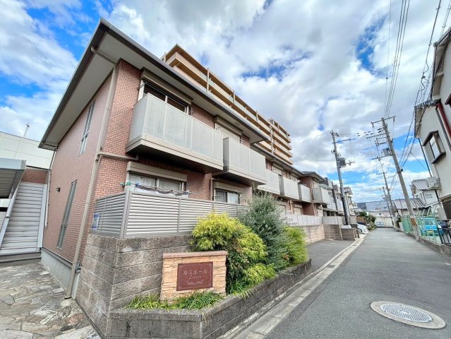 建物外観　綺麗な外観の素敵なお部屋があなたを待っています。