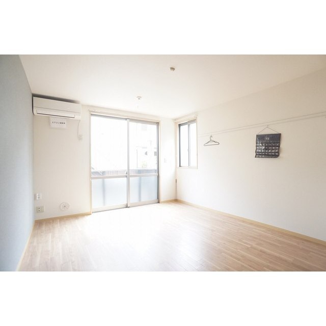 居室・リビング　広々とした１１帖のお部屋です
