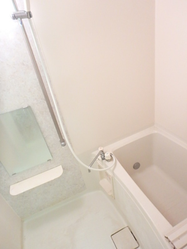 バス・シャワールーム　図面と現状に相違がある場合には現状を優先