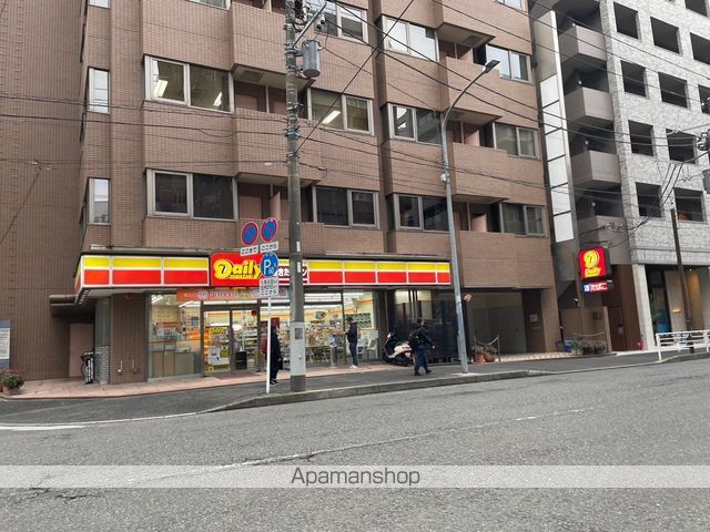 コンビニ　デイリーヤマザキ（コンビニ）まで130m