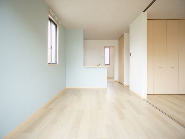 居室・リビング　清潔感のある明るく広々とした12.3帖のＬＤＫ☆