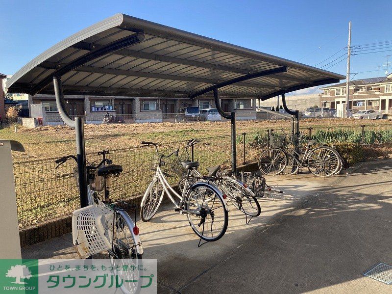 その他　屋根付き駐輪場