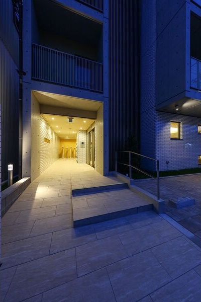 エントランス　初期費用分割可★ご希望の場所まで無料送迎サービス付♪
