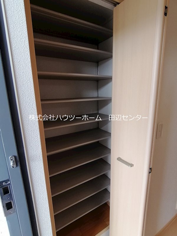 収納　シューズボックス
