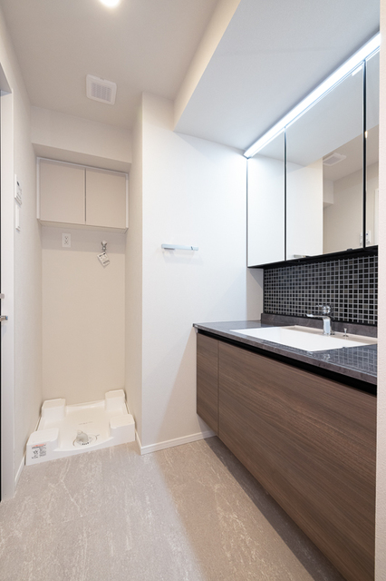 洗面設備　※写真は同タイプ住戸です。