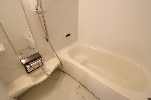 バス・シャワールーム　同物件別部屋です。