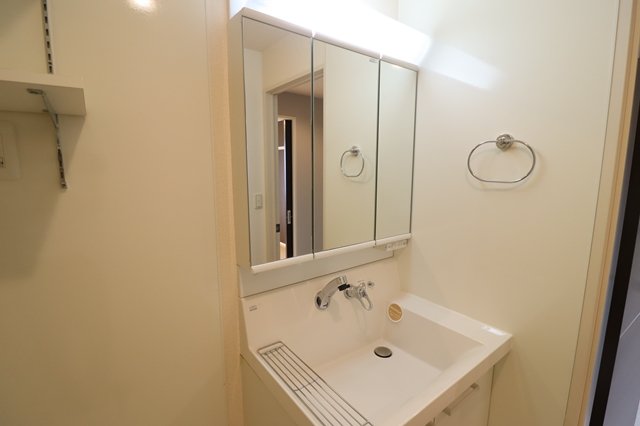 洗面設備　同物件別部屋です。