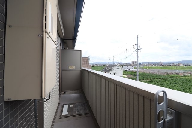 バルコニー　同物件別部屋です。