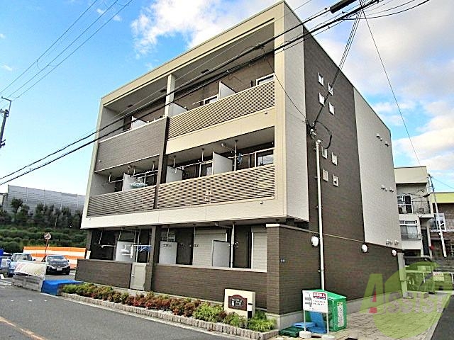 建物外観　吹田市尺谷「コリーヌ　ベルメゾンＳ」