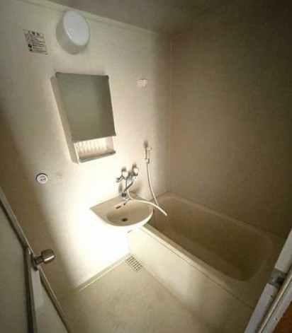 バス・シャワールーム　※別部屋参考写真