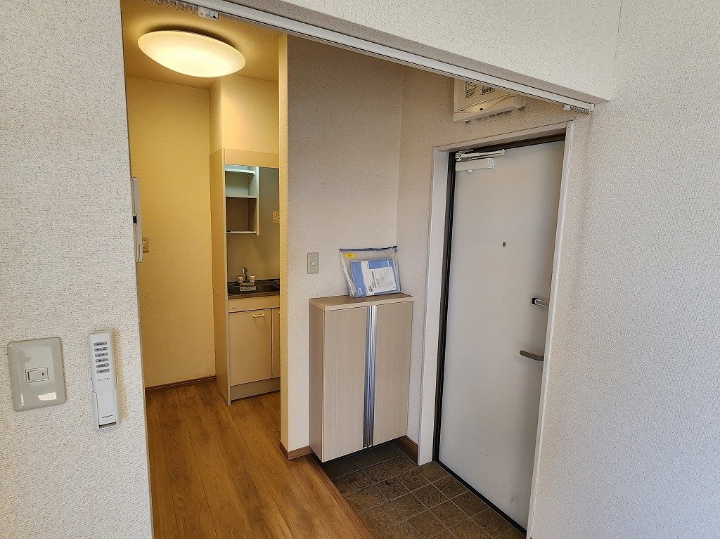 玄関　シューズボックスございます