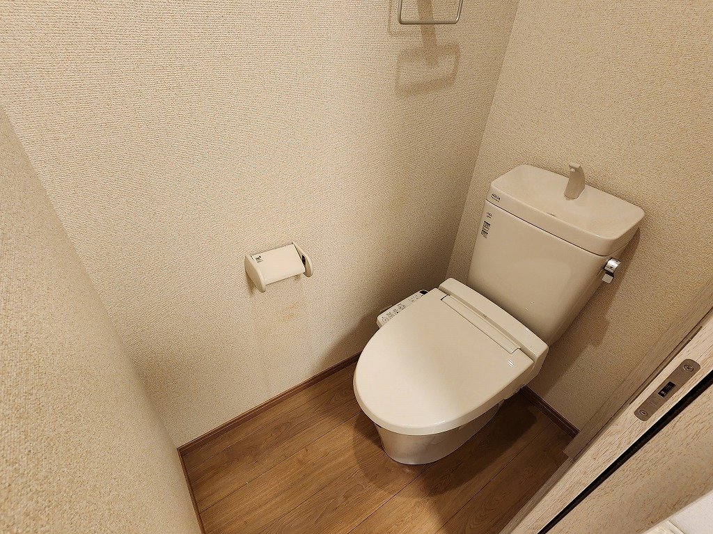 トイレ　嬉しいウォシュレット完備