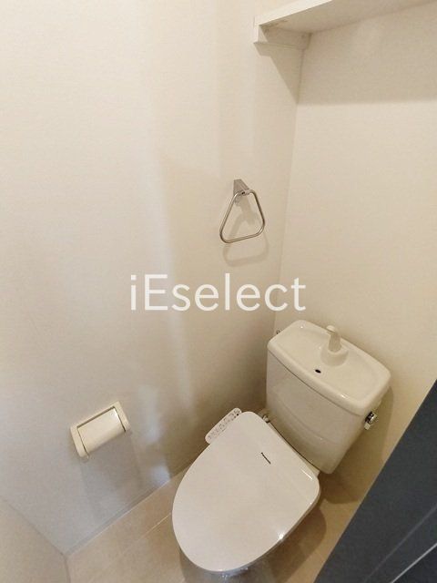 トイレ　トイレはシンプルですね。